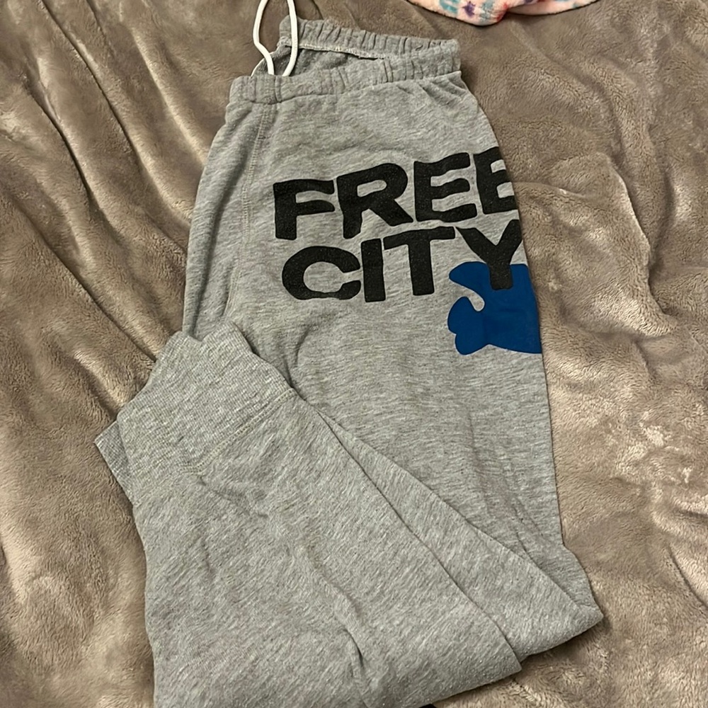 Free city jogger